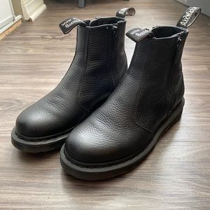 Dr. Martens 2976 leather boot w/zips